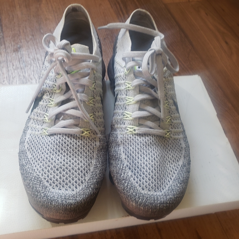 Nike  Air VaporMax Flyknit - Picture 5 of 6